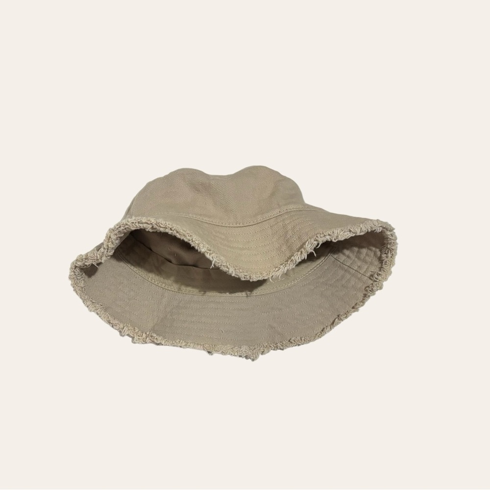 Bucket hat